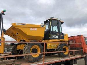 Cabbed Dumper hire Northampton